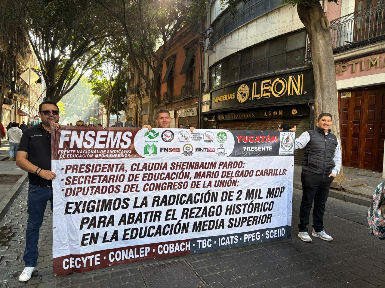 Foto 2 de Marcha convocada por el Frente Nacional de la Federación de Sindicatos de Educación Media Superior