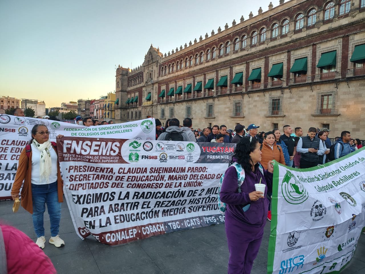 Foto 6 de Marcha convocada por el Frente Nacional de la Federación de Sindicatos de Educación Media Superior