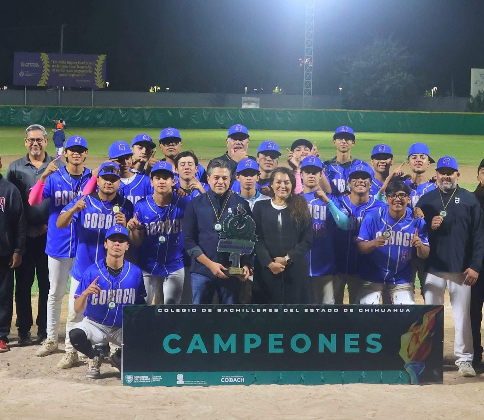 Foto 1 de STAACOBACH felicita al Director General por los Juegos Nacionales Deportivos por la Paz