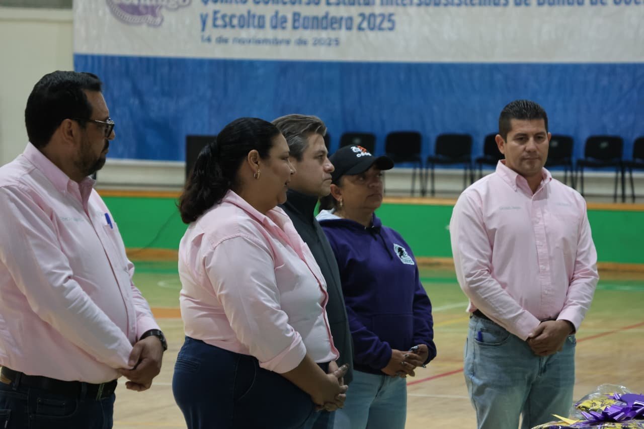 Foto 2 de Entrega de uniformes y abanderamiento del STAACOBACH rumbo al encuentro nacional 2025