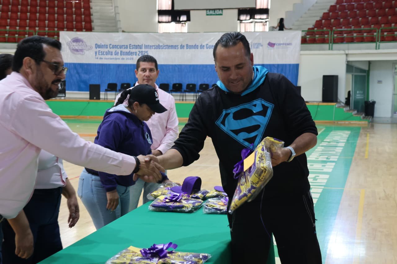 Imagen 14 de Entrega de uniformes y abanderamiento del STAACOBACH rumbo al encuentro nacional 2025