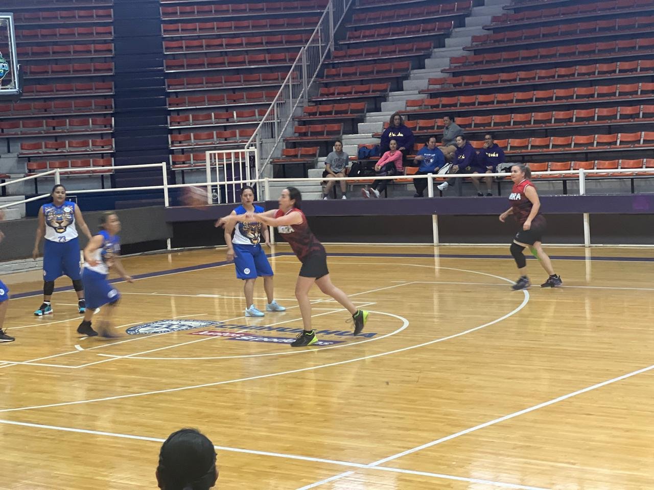 Foto 7 de Sonora gana el juego inaugural de basquetbol femenil del Encuentro Nacional 2025.. Deportivo 2025