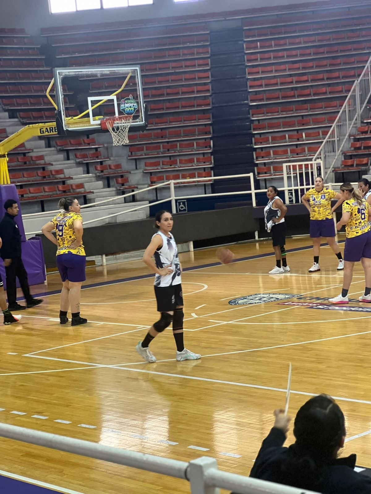 Foto 3 de Chihuahua vence 34–20 a Quintana Roo en intenso duelo de basquetbol femenil