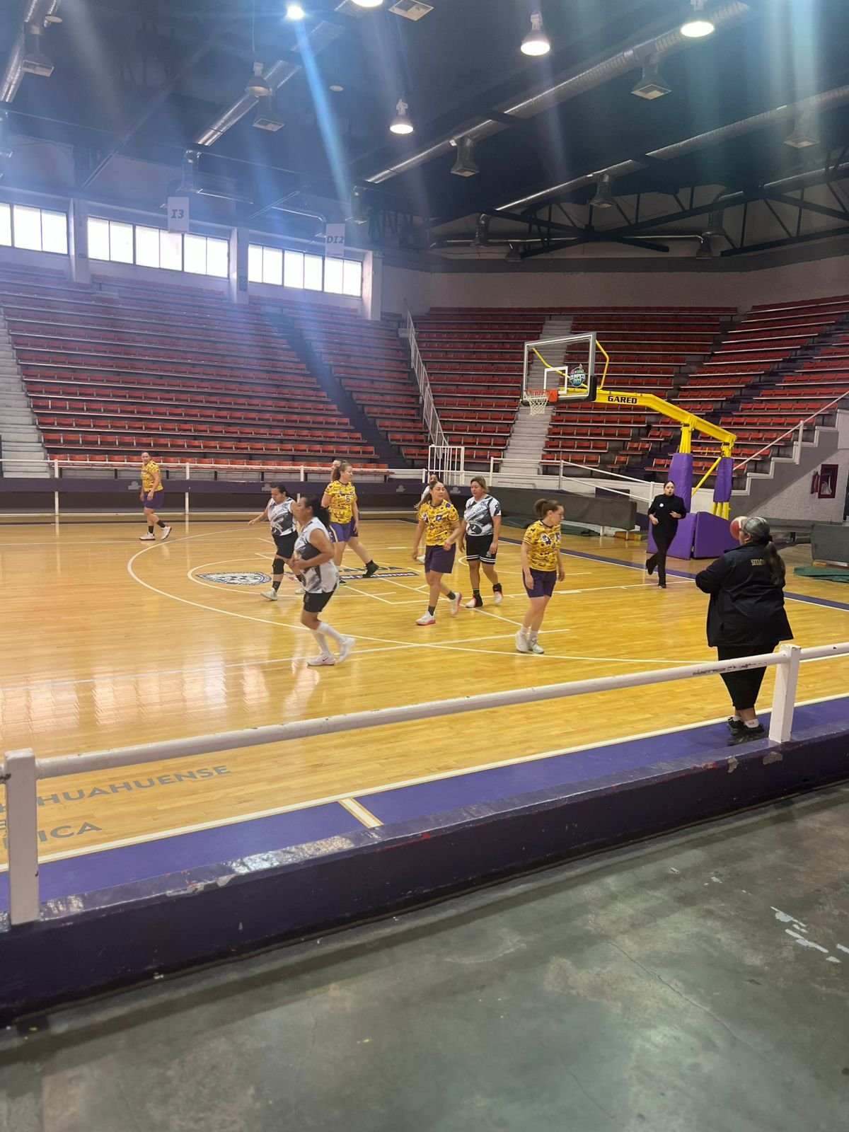 Foto 6 de Chihuahua vence 34–20 a Quintana Roo en intenso duelo de basquetbol femenil