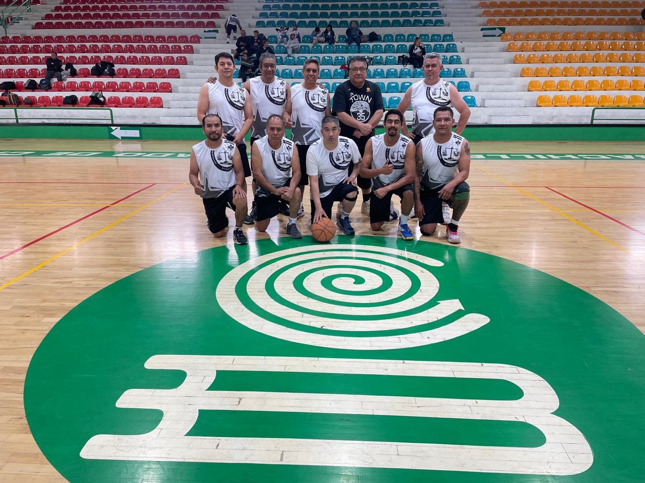 Foto 2 de Zacatecas domina a Puebla 59–25 en basquetbol varonil