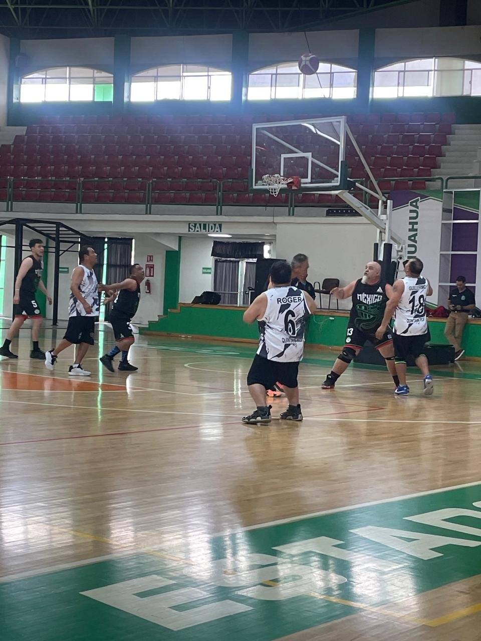 Foto 2 de Estado de México vence 58–24 a Quintana Roo en basquetbol varonil