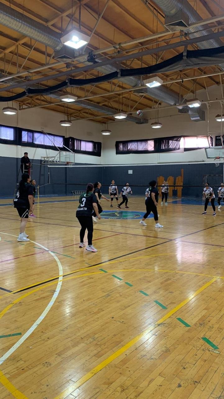 Foto 2 de Encuentro entre el Edo. de México y Quintana Roo en la disciplina de voleibol femenil.
