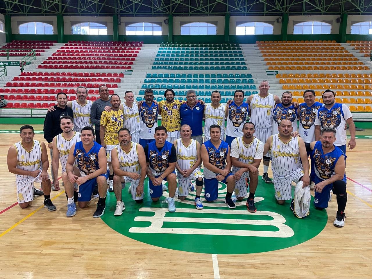 Foto 1 de Partido de básquetbol varonil entre las selecciones de Chihuahua y Chiapas.