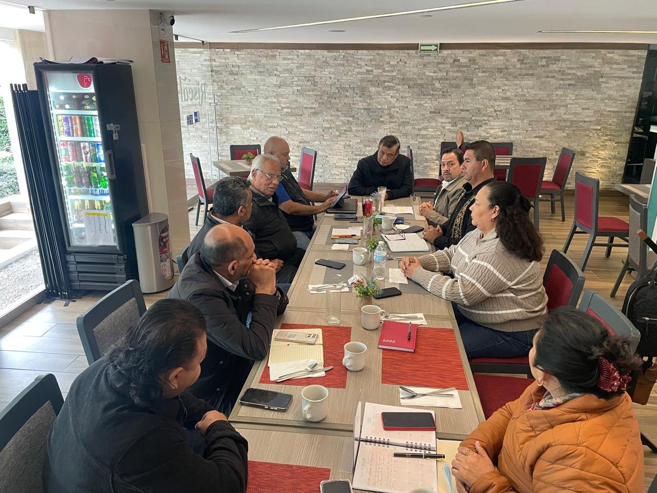 Foto 1 de Sindicato de Colegios de Bachilleres da seguimiento a recursos para homologación en reunión nacional