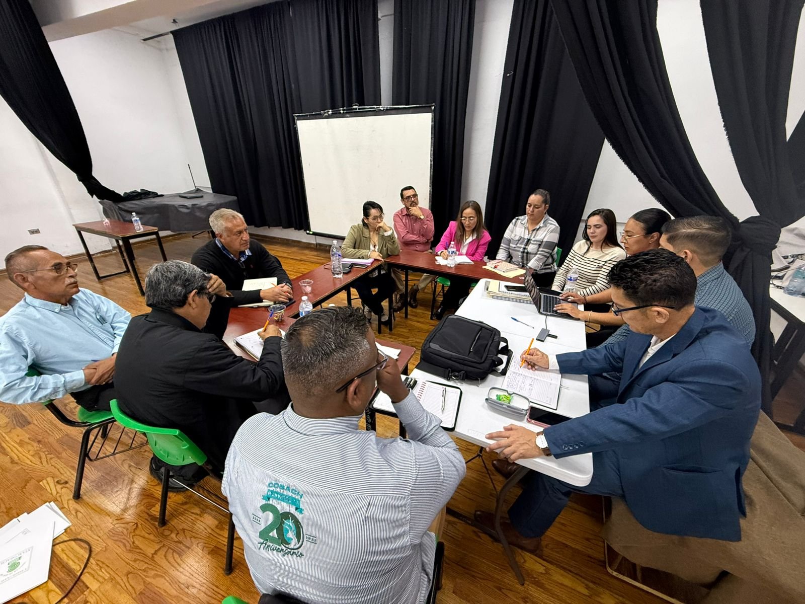 Foto 6 de Mesas de trabajo previo a la Revisión Salarial 2026