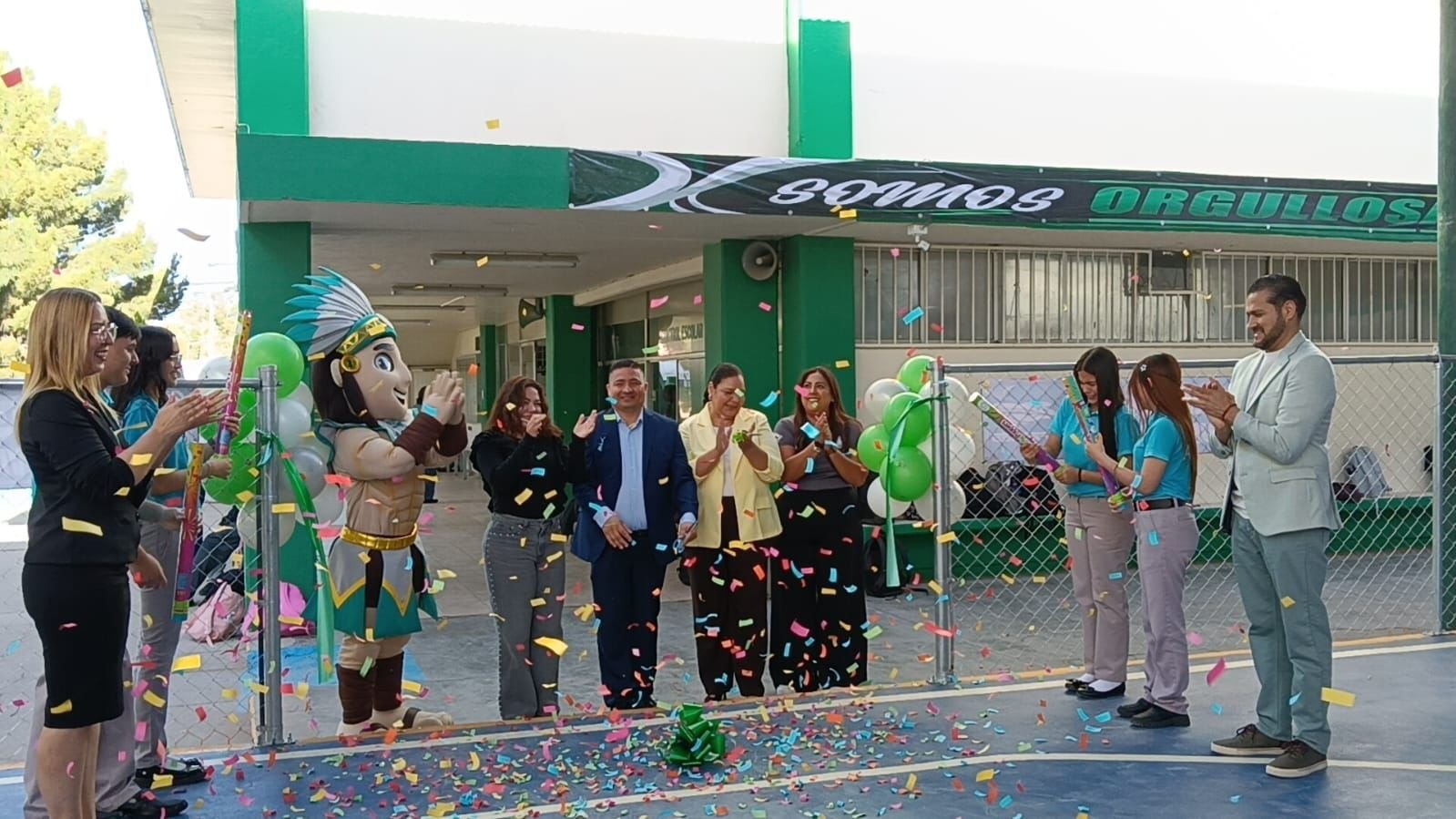 Foto 5 de Renuevan imagen del Plantel 5 con moderna remodelación de su fachada