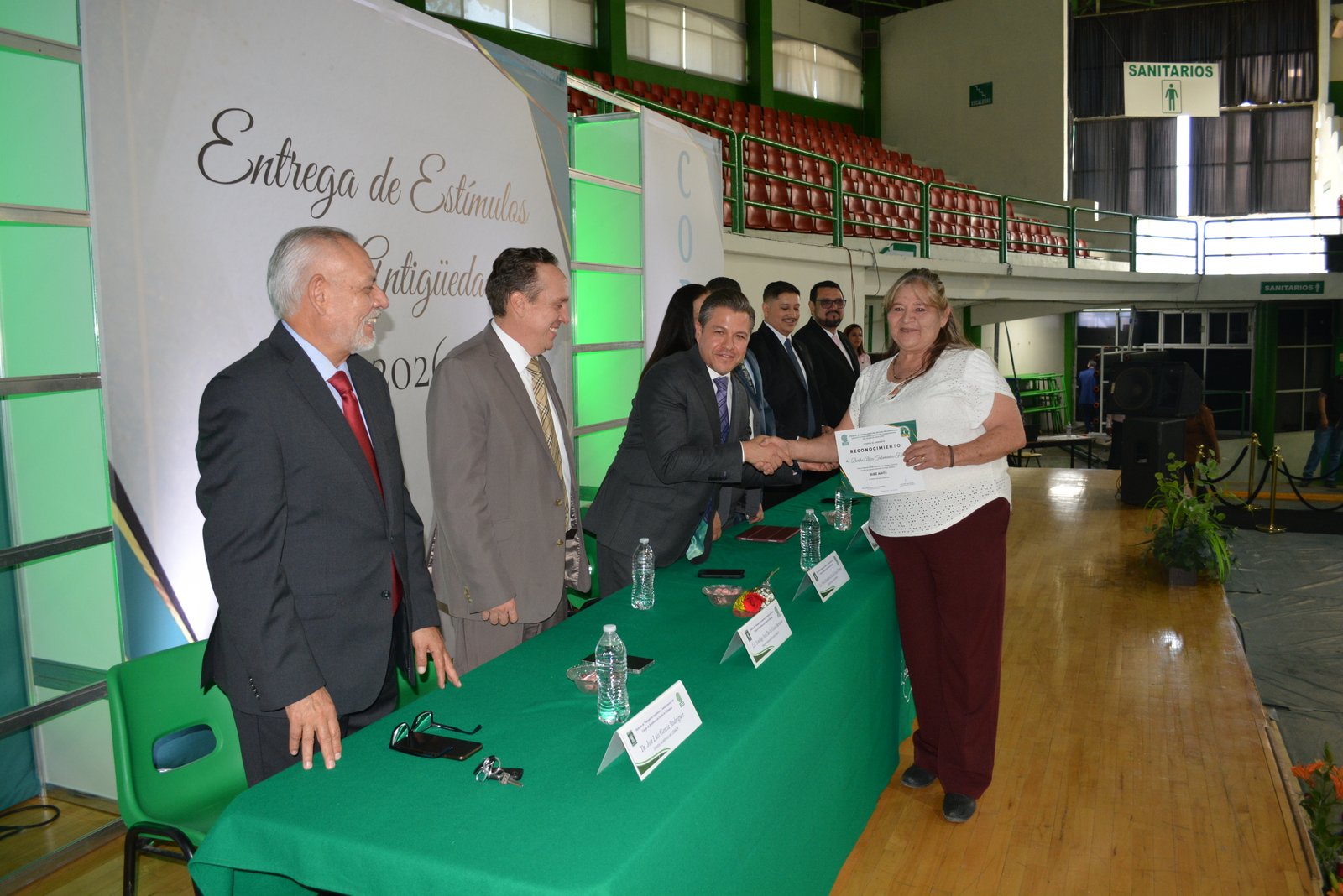 Foto 3 de Entrega de Reconocimientos por Antigüedad 2026