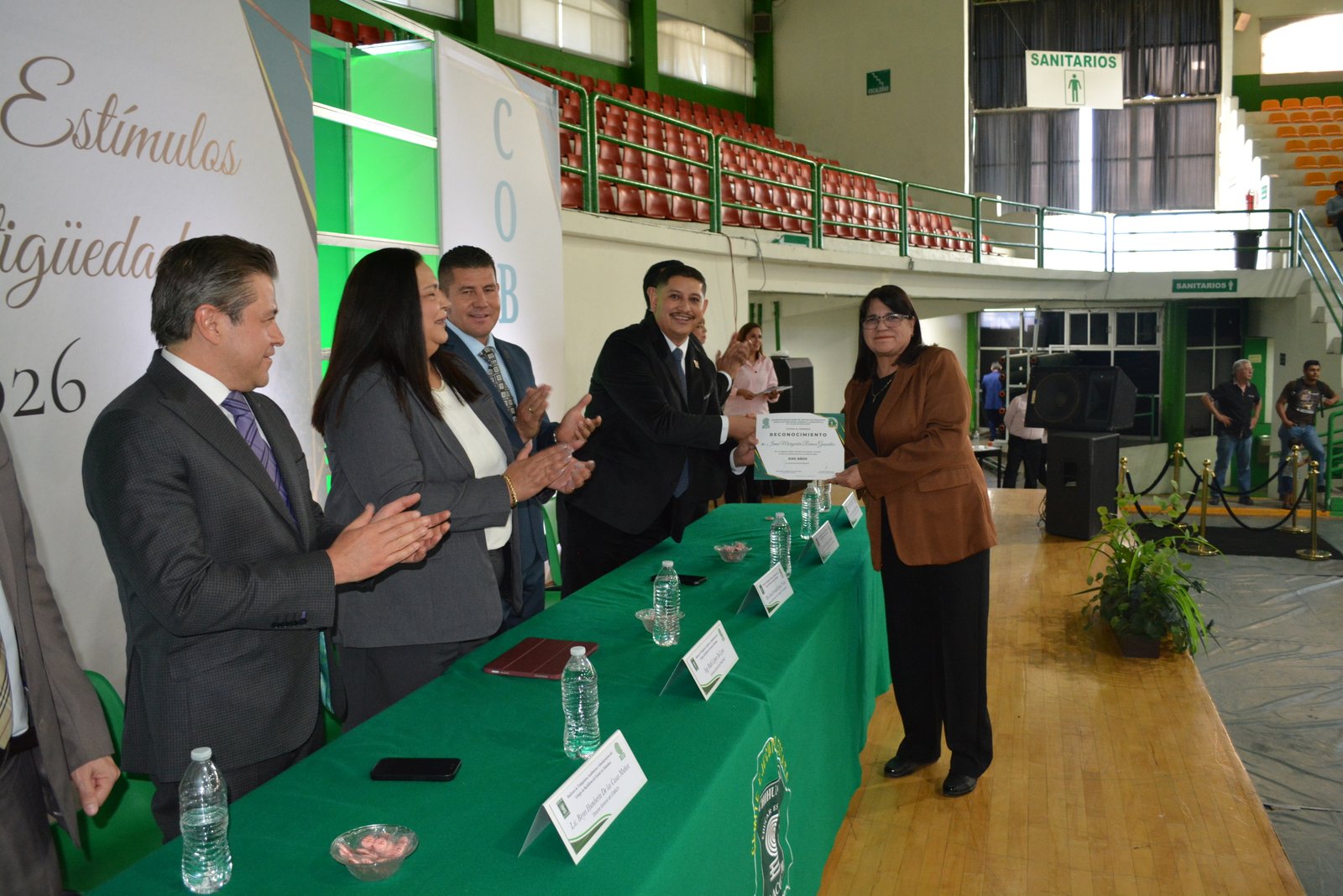 Foto 4 de Entrega de Reconocimientos por Antigüedad 2026