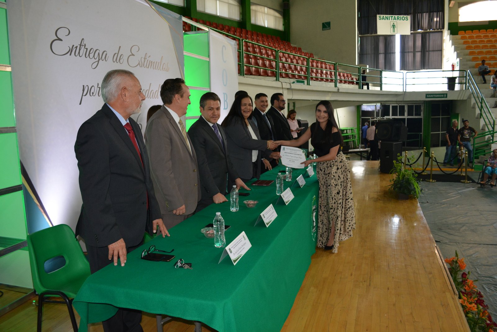 Foto 6 de Entrega de Reconocimientos por Antigüedad 2026