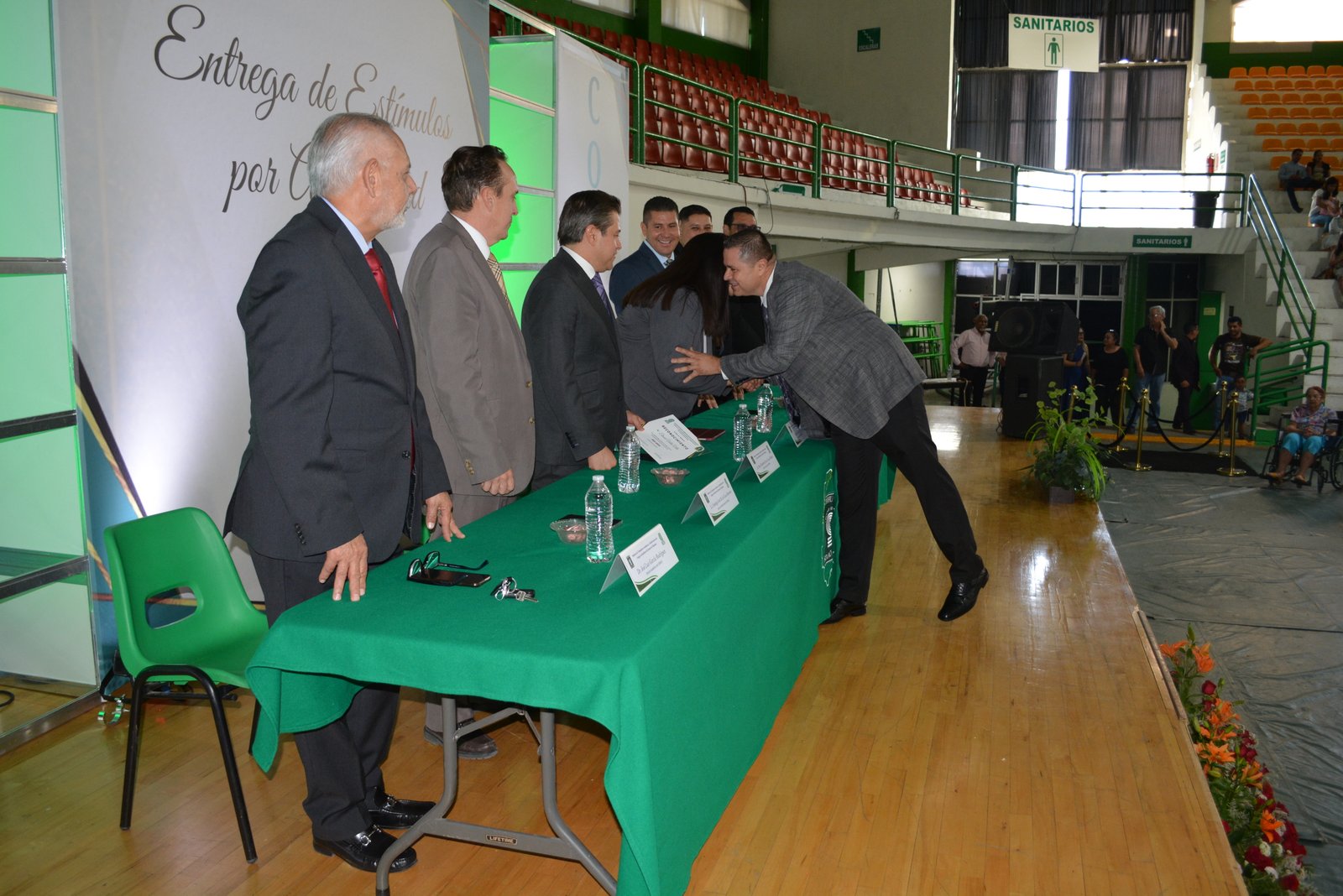 Foto 7 de Entrega de Reconocimientos por Antigüedad 2026