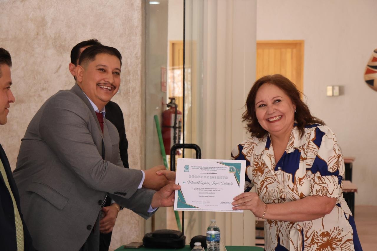 Foto 5 de Entrega de Reconocimientos por Antigüedad en Casas Grandes, Chih.