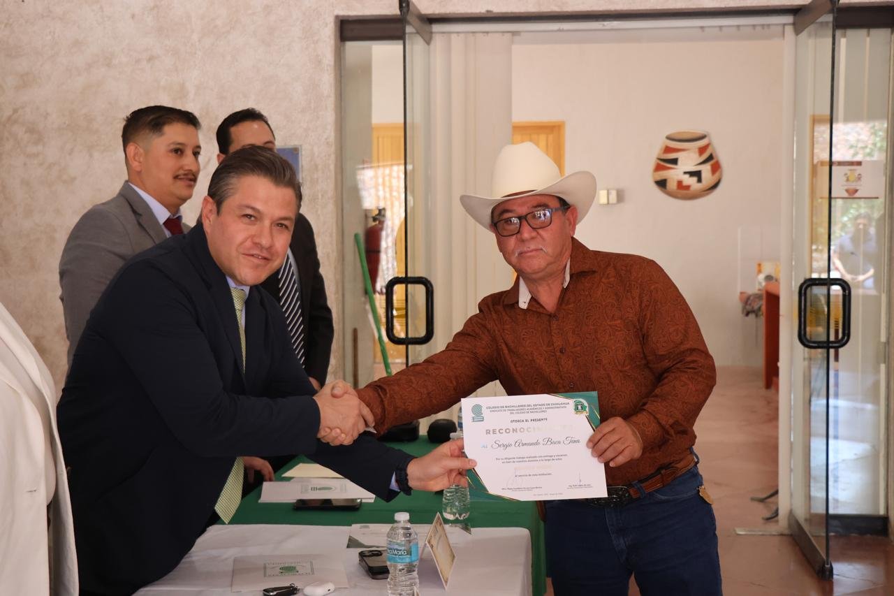 Foto 7 de Entrega de Reconocimientos por Antigüedad en Casas Grandes, Chih.