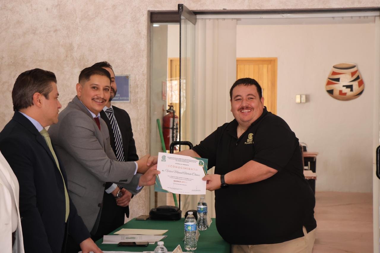 Foto 8 de Entrega de Reconocimientos por Antigüedad en Casas Grandes, Chih.