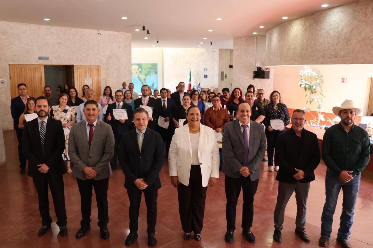Imagen 14 de Entrega de Reconocimientos por Antigüedad en Casas Grandes, Chih.