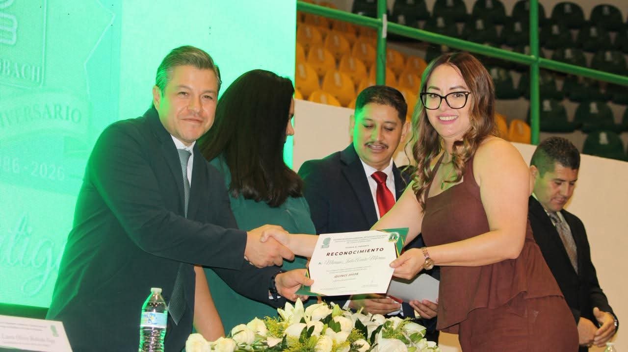 Foto 1 de Entrega de Reconocimientos por antigüedad, en Cd. Juárez, Chih.