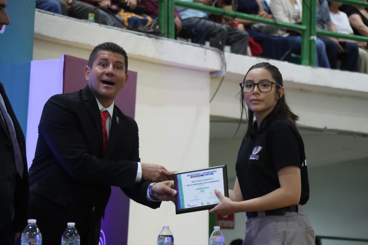 Foto 5 de Ceremonias de graduación de los Planteles 2, 3 y 8