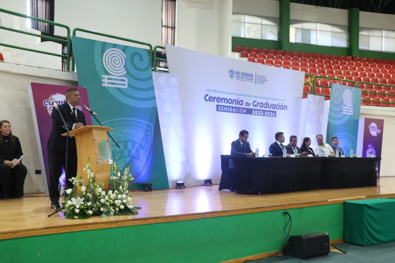 Foto 7 de Graduaciones del los planteles 1, 4, 10, 21, SEA