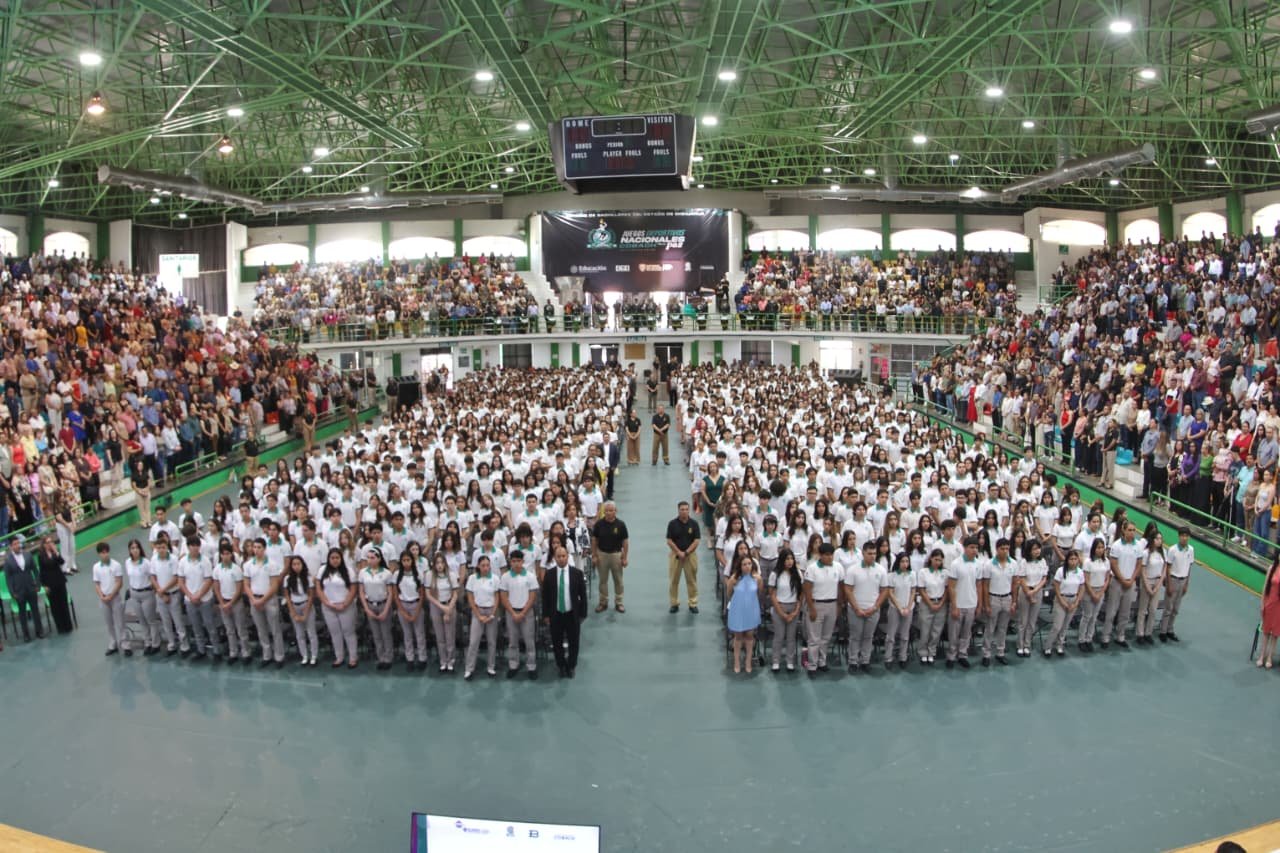 Foto 8 de Graduaciones del los planteles 1, 4, 10, 21, SEA